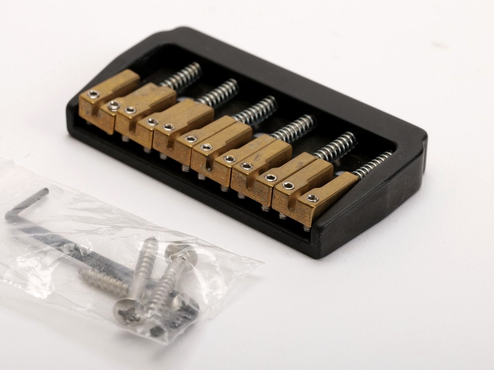 Grainger GHT-610B Hardtail Bridge Black Nickel, Brass Saddles – 1